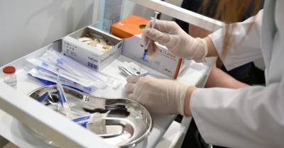 Специалисты дадут оценку двум случаям смерти вакцинированных от Covid-19 - rus.delfi.lv - Латвия