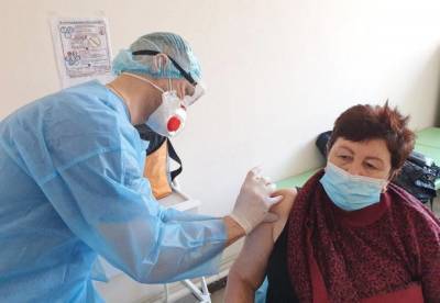 Виктор Ляшко - Семейных врачей обязали обзвонить украинцев и рассказать о вакцинации - facenews.ua - Украина