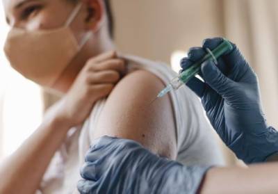 Великобритания одобрила вакцину Moderna для детей с 12 лет - unn.com.ua - Украина - Англия - Киев