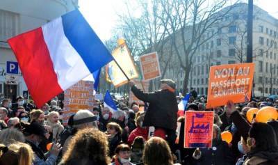Франция последовала примеру Гобземса: антисемитская символика на массовых протестах - lv.baltnews.com - Франция - Латвия