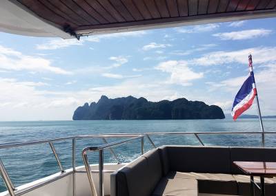 Привитым "Спутником V" разрешат въезд на курорты Таиланда - tvc.ru - Таиланд