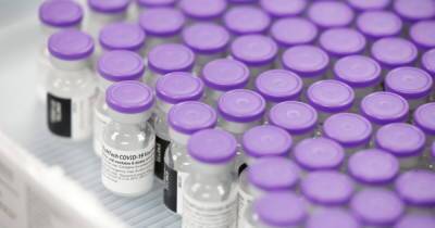 Украина получила 800 тысяч доз COVID-вакцины AstraZeneca: как их распределят - prm.ua - Украина - Киев - Польша - Литва - Греция