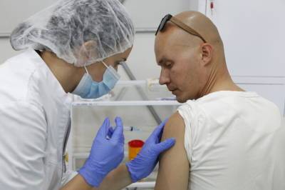 Вакцинацию от коронавируса в Петербурге уже завершили более миллиона человек. - neva.today - Санкт-Петербург
