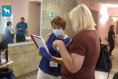 Волонтеры «ЕР» работают в Центре вакцинации в Йошкар-Оле - mk.ru - Россия