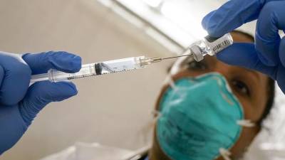 NYT: Вакцина Pfizer получит полное одобрение регуляторов США в понедельник - golos-ameriki.ru - Сша - New York