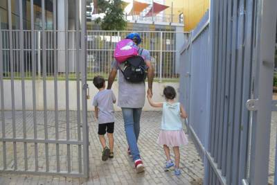 Ярая антивакцинистка из Раананы отправляла детей в садик, будучи COVID-больной - news.israelinfo.co.il - Израиль