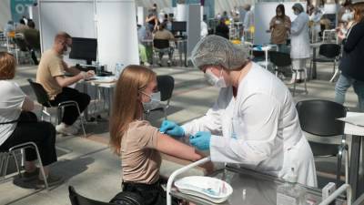 Владимир Путин - Путин назвал вакцинацию лучшим инструментом для победы над пандемией COVID-19 - iz.ru - Россия - Израиль