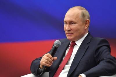 Владимир Путин - Путин обсудит с кабмином введение моратория на проверки бизнеса в 2022 году - aif.ru - Россия