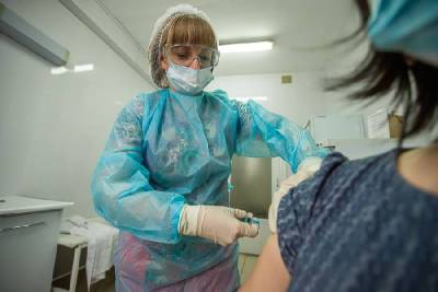 Никита Ионов - Почти 250 000 смолян решились на прививку от COVID-19 - rabochy-put.ru - Смоленская обл.