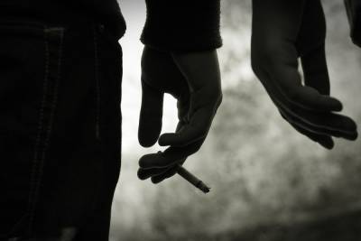 В России антипрививочников больше среди тех, кто курит и употребляет алкоголь - rzn.mk.ru - Россия