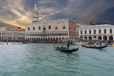 Популярный город в Италии начнет пускать туристов по предварительной записи - lenta.ru - Италия - Венеция