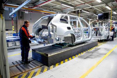 Volvo остановила завод из-за глобального дефицита - lenta.ru - Китай