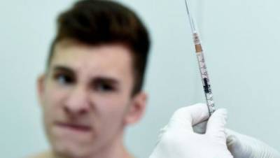 Вакцина не исследована достаточно, а потому ее нельзя применять на людях - obzor.lt - Англия