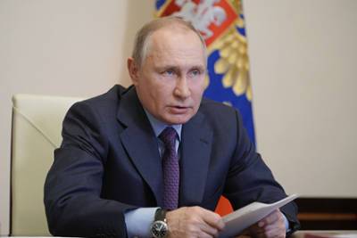 Владимир Путин - Путин запретил принуждать россиян к вакцинации - lenta.ru - Россия