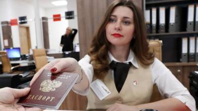 Максут Шадаев - В России хотят заменить бумажные паспорта на смарт-карты - yur-gazeta.ru - Россия