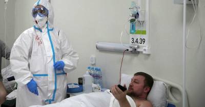 В России за последние сутки было выявлено 19 536 случаев коронавируса - ren.tv - Россия - Санкт-Петербург - Москва - Московская обл.