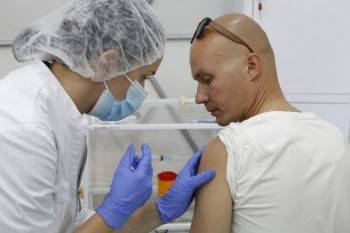 Минздрав оправдался за рост заболеваемости COVID-19 после массовой вакцинации - vologda-poisk.ru - Россия