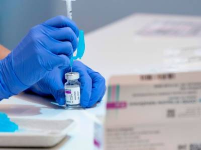 Андерс Тегнель - В Швеции предлагают прививать третьей дозой вакцины от COVID-19 лиц с тяжелыми болезнями - unn.com.ua - Украина - Киев - Швеция