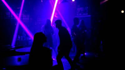 В КПРФ предложили ограничить работу ночных клубов до часа ночи - iz.ru - Россия - Израиль