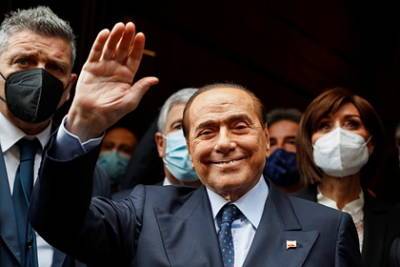 Сильвио Берлускони - Сильвио Берлускони госпитализировали в Милане - lenta.ru - Италия