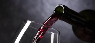 Александр Мясников - Доктор Мясников рассказал о пользе красного вина после COVID-19 - stolicaonego.ru