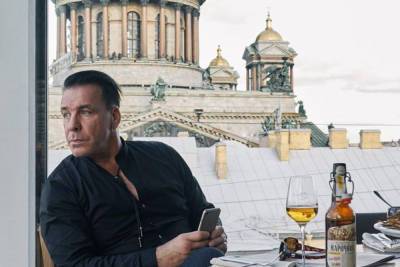 Стала известна причина визита полиции к вокалисту группы Rammstein - abnews.ru - Тверская обл. - Москва