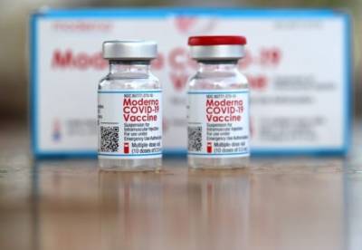 В Японии два человека умерли после прививок вакциной Moderna с примесями - facenews.ua - Украина - Япония