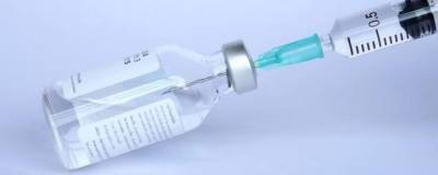 В Японии нашли инородные вещества в еще одной партии вакцины Moderna - runews24.ru - Япония - Наха