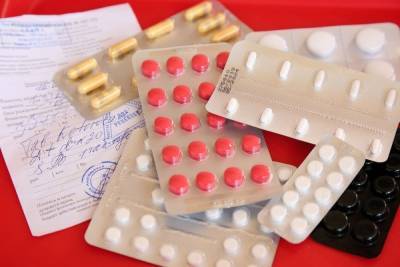 Россияне скупают лекарства в аптеках на фоне пандемии - mk.ru