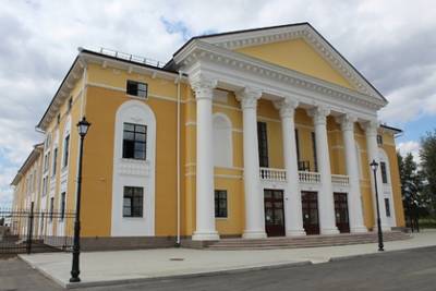 Радий Хабиров - В Башкирии назвали срок завершения реконструкции Сибайской филармонии - lenta.ru - республика Башкирия
