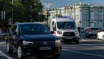 Число случаев COVID в Петербурге вновь резко упало после выходных - dp.ru - Санкт-Петербург