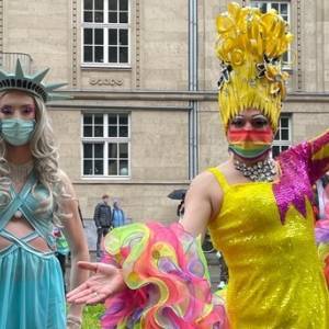 В Кельне 10 тысяч человек вышли на ЛГБТ-парад. Фото - reporter-ua.com - Германия