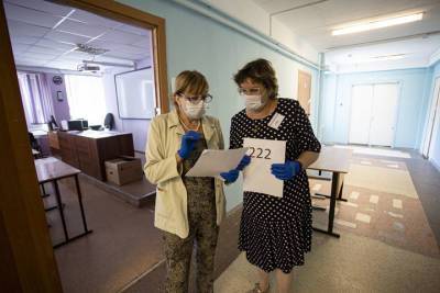 Более 43% сотрудников школ привито от коронавируса в Новосибирске - novos.mk.ru - Новосибирск