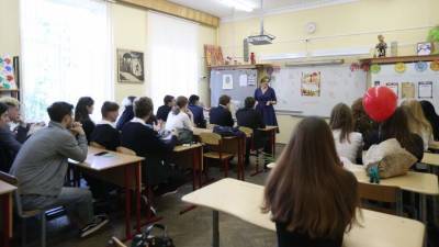 Большинство российских школ начнут учебный год в очном формате - iz.ru - Россия - Израиль