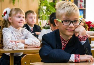 Без оценок и с новой программой: что изменится в украинских школах с 1 сентября - facenews.ua - Украина