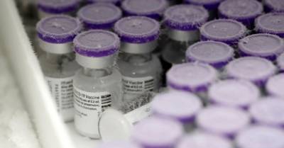 Совет по иммунизации рекомендует сделать третью прививку от Covid-19 людям со слабым здоровьем - rus.delfi.lv - Латвия