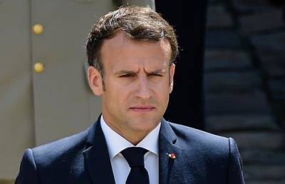 Эммануэль Макрон - Макрон заявил, что санитарные пропуска во Франции вступят в силу, несмотря на протесты - argumenti.ru - Франция