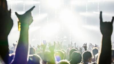 Пять групп отменили выступление на рок-фестивале «Чернозём» в Воронеже из-за новых дат - vestivrn.ru - Воронеж - Париж