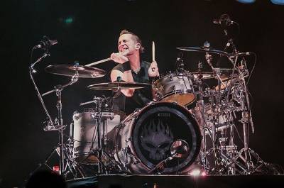 Барабанщика The Offspring уволили из группы за отказ от прививки - znak.com