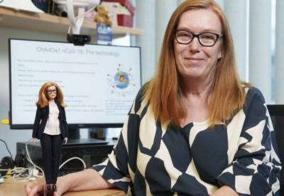 Сара Гилберт - В коллекции Барби появилась кукла в честь создательницы вакцины от коронавируса - facenews.ua - Украина