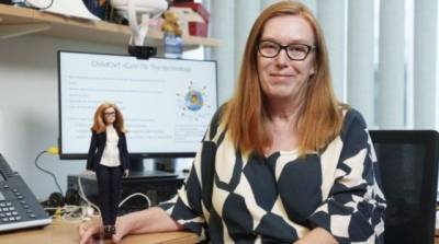 Сара Гилберт - В честь разработчика вакцины от коронавируса создали куклу Барби (ВИДЕО) - enovosty.com - Британская Империя