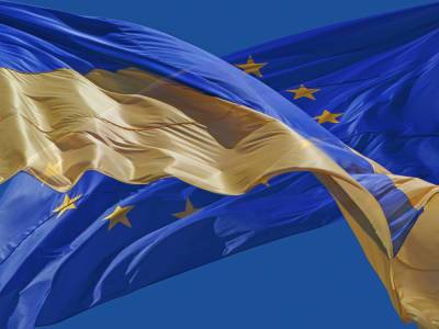 Еврокомиссия опубликовала отчет по безвизу. Украине советуют усилить борьбу с коррупцией и отменить действие вторых загранпаспортов - gordonua.com - Украина - Евросоюз