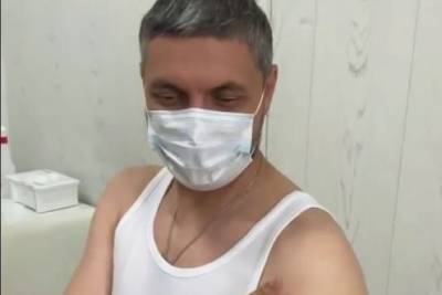 Александр Осипов - Глава Забайкалья поставил вторую прививку от COVID-19 - chita.ru - Пресс-Служба