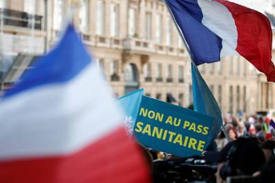 Во Франции приняли новые антиковидные меры - lenta.ru - Франция