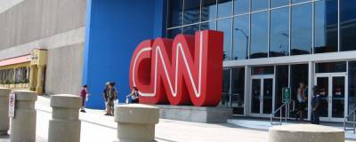 Телеканал CNN уволил трех сотрудников за посещение офиса без прививки - runews24.ru