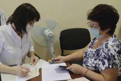Более 50 сотрудников администрации Пскова привились первым компонентом вакцины - mk-pskov.ru - Псков - Пресс-Служба
