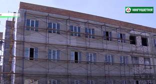 Жители Карабулака добились возобновления строительства школы - kavkaz-uzel.eu