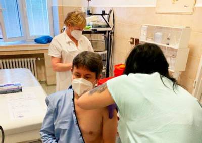 Полный курс вакцинации от коронавируса прошли 47% жителей Чехии - vinegret.cz - Чехия