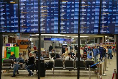 Более 20 рейсов задержали и отменили в московских аэропортах - vm.ru - Россия - Москва - Доминиканская Республика - Молдавия - Бахрейн