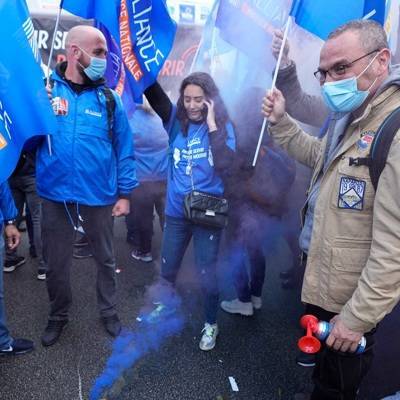 Французская полиция распылила перцовый спрей - radiomayak.ru - Франция - Париж